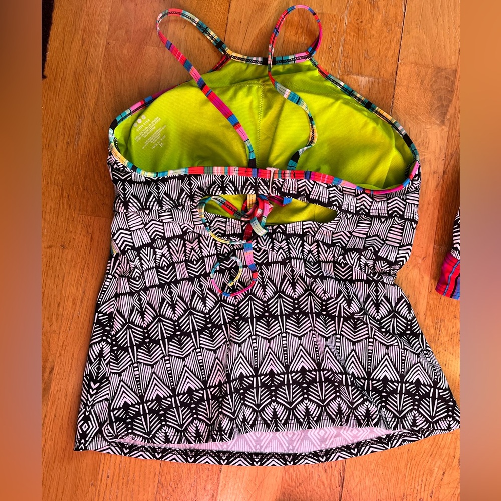 Title Nine Black & White Geometric Three-Piece Bikini Set with Neon Lime Lining - Picture 8 of 11